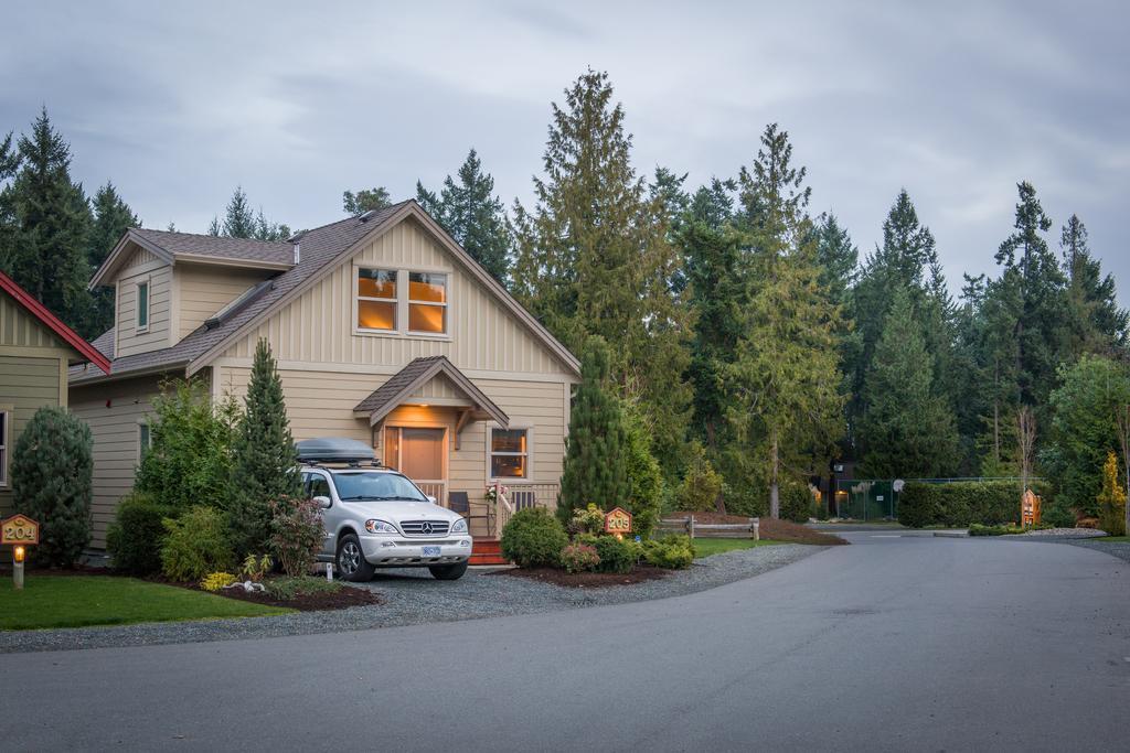 Oceanside Village Resort Parksville Exterior foto